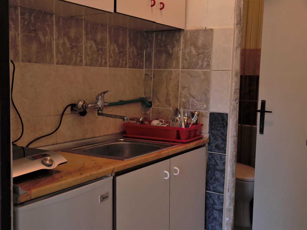 Hostel Belgrade Shungit Dragana Jeftica Br 10 Exterior foto