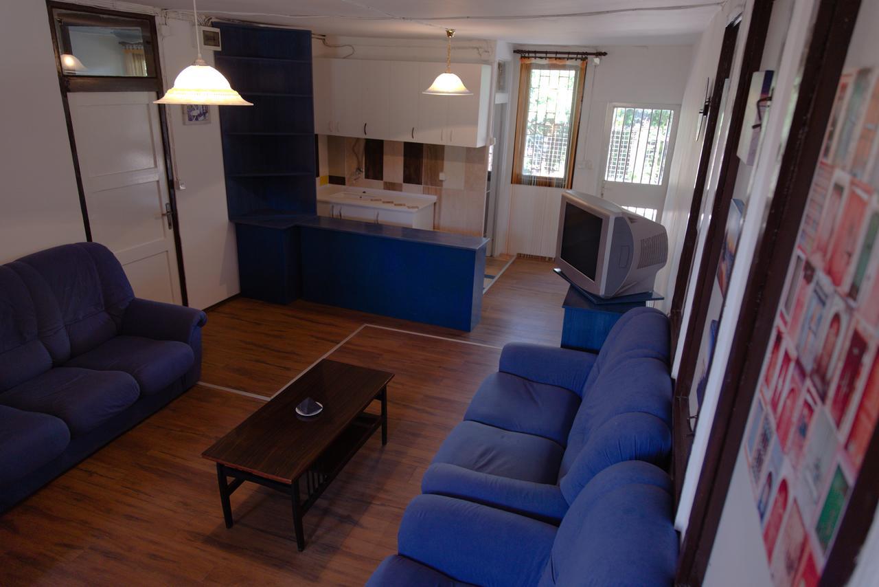 Hostel Belgrade Shungit Dragana Jeftica Br 10 Exterior foto